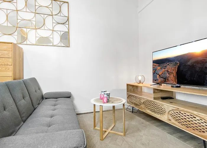 Calypso - Hypercentre - Proche Gare & Tram - Balcon - Wifi