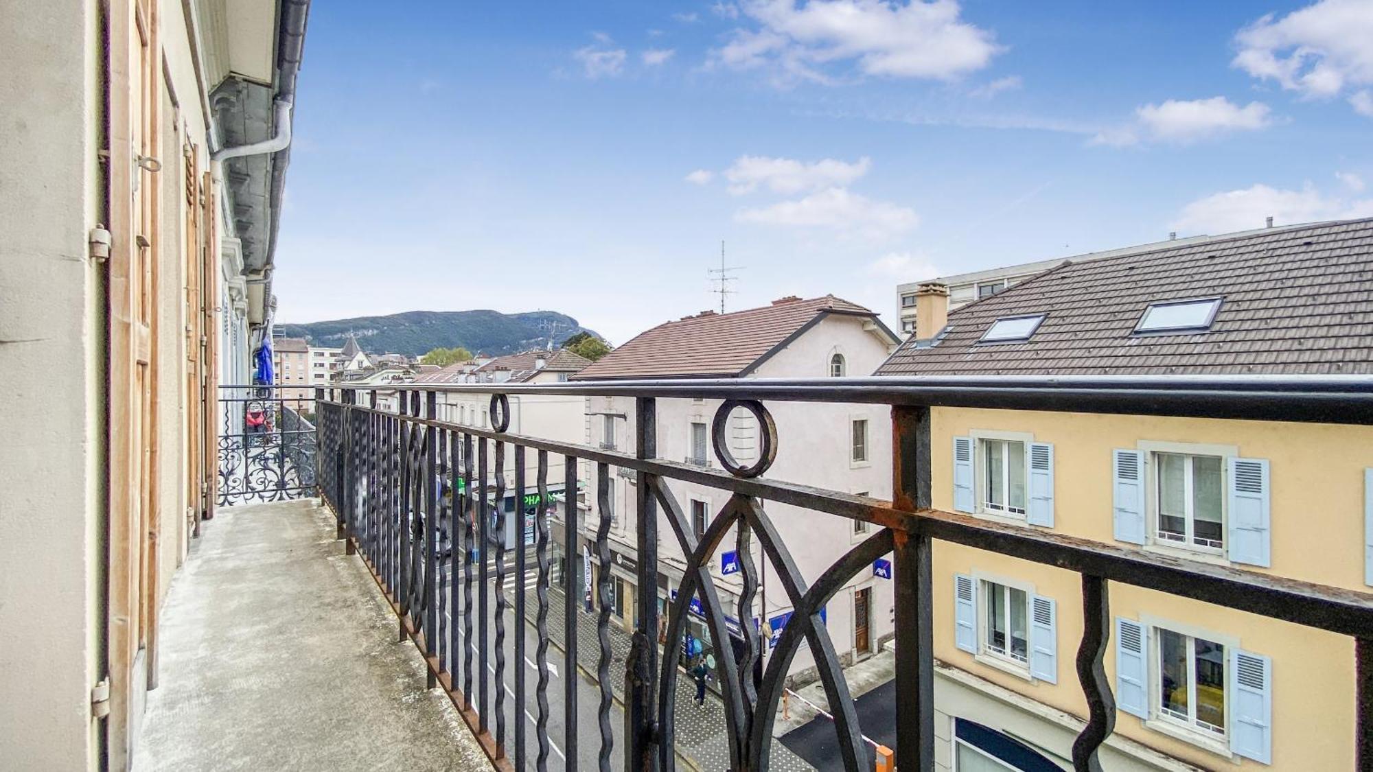 Calypso - Hypercentre - Proche Gare & Tram - Balcon - Wifi